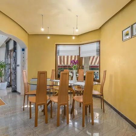 Villa Rosa *