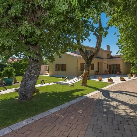 Villa Rosa *
